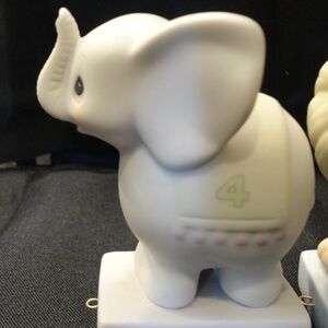 𝅺precious Moments Elephant Figurine Age 4